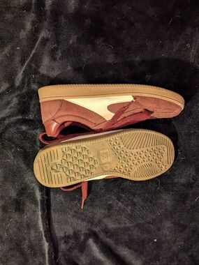 Maroon Suede Low-Top Sneakers with White Accent